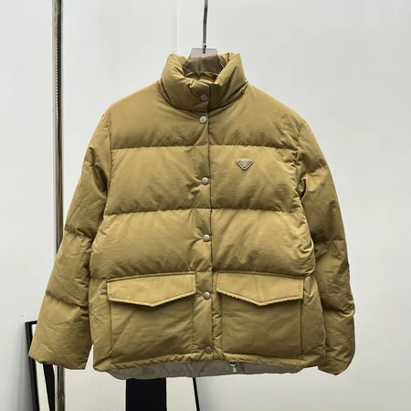 プラダ ダウンジャケット