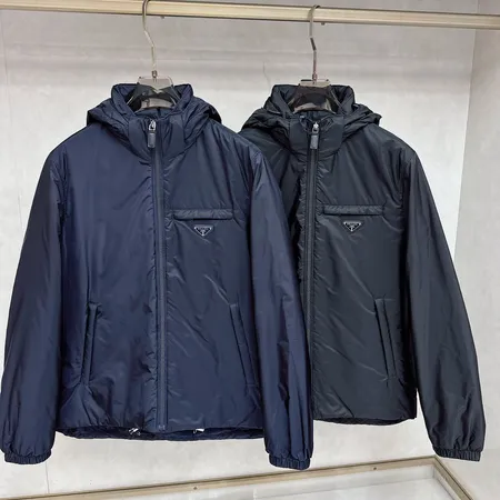 プラダ ダウンジャケット