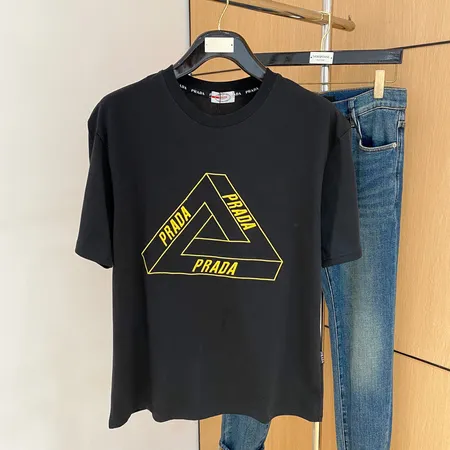 プラダ Tシャツ