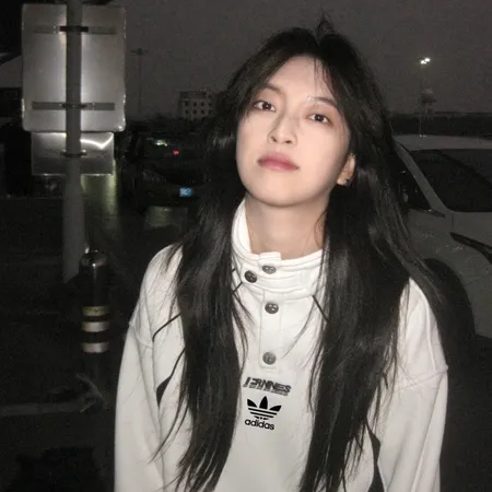 アディダス パーカー