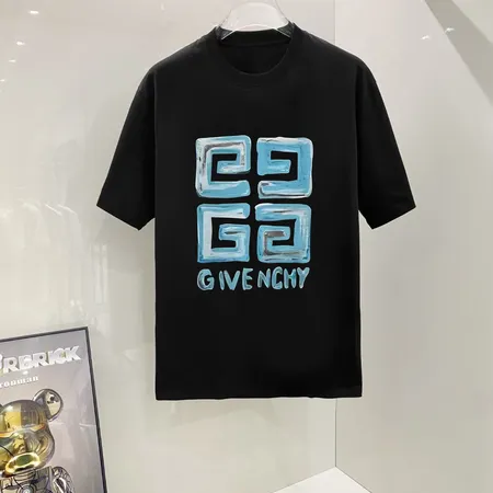 ジバンシィ Tシャツ