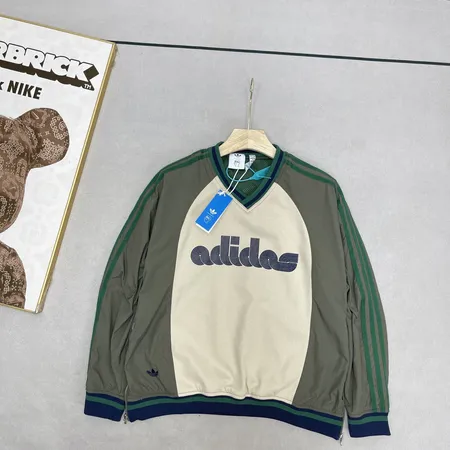 アディダス パーカー