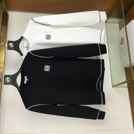 ロエベ パーカー