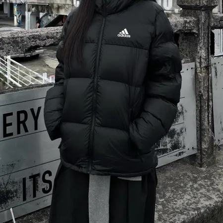 アディダス ダウンジャケット
