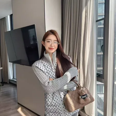 ルイヴィトン ダウンジャケット