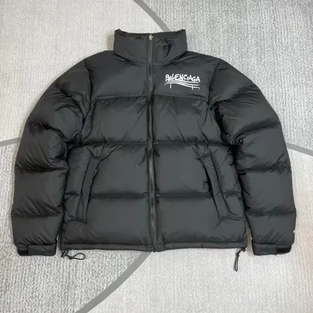 バレンシアガ ダウンジャケット