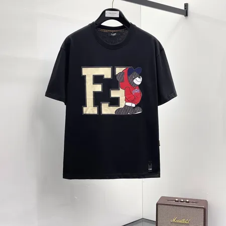 フェンディ Tシャツ