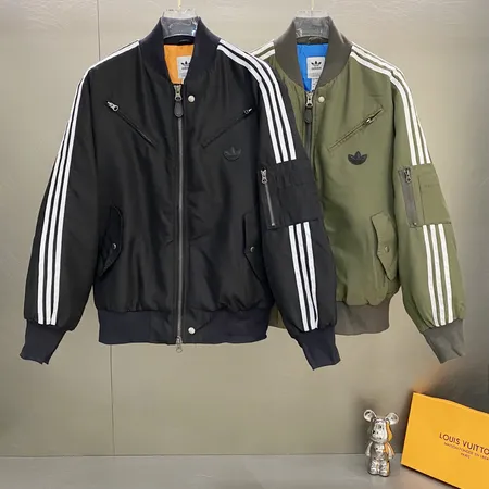 アディダス Tシャツ