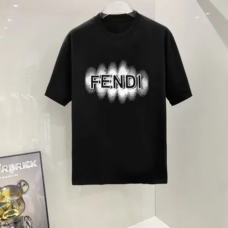 フェンディ Tシャツ