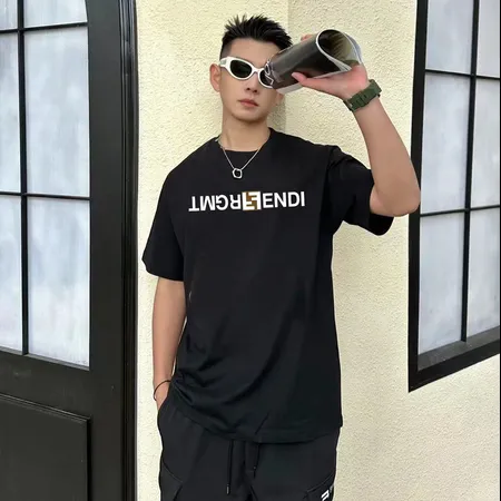 フェンディ Tシャツ