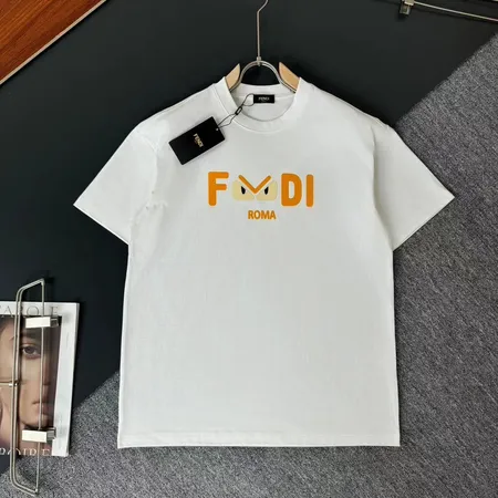 フェンディ Tシャツ