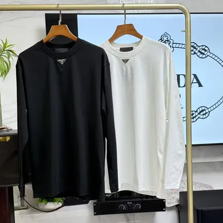 プラダ Tシャツ