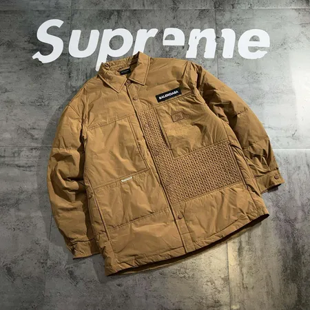 バレンシアガ ダウンジャケット