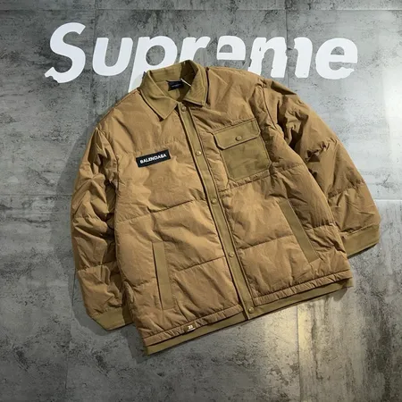 バレンシアガ ダウンジャケット