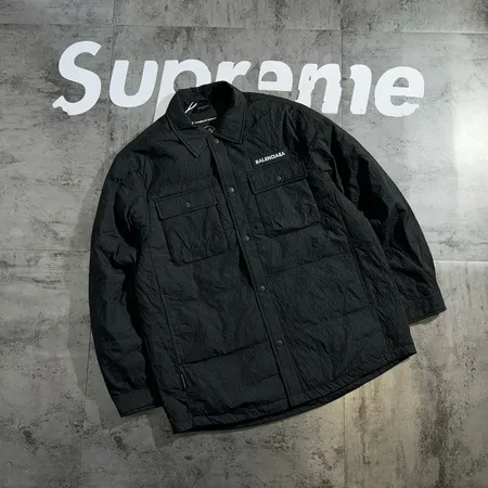 バレンシアガ ダウンジャケット