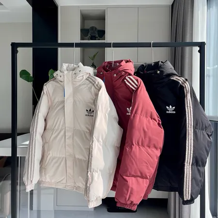 アディダス ダウンジャケット