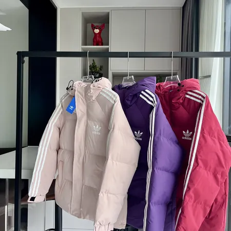 アディダス ダウンジャケット