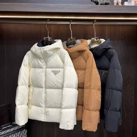 プラダ ダウンジャケット