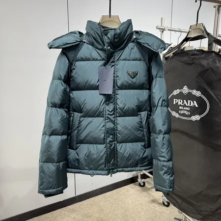 プラダ ダウンジャケット