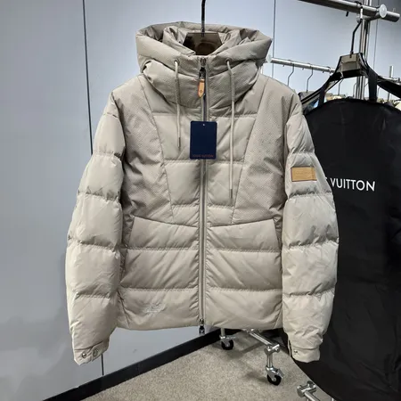ルイヴィトン ダウンジャケット