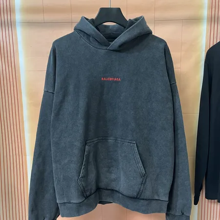 バレンシアガ パーカー