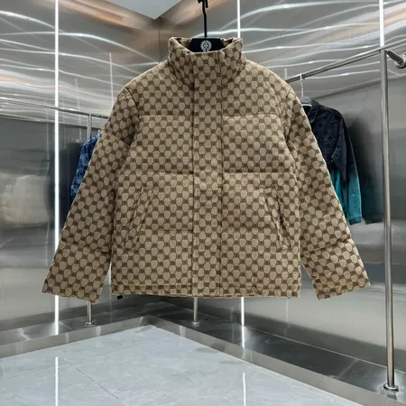 バレンシアガ ダウンジャケット