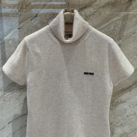 ミュウミュウ Tシャツ