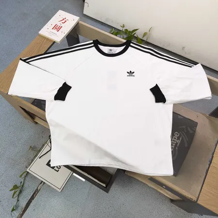 アディダス Tシャツ