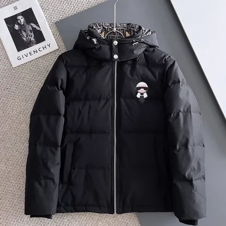 フェンディ ダウンジャケット