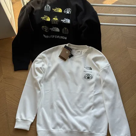 ノースフェイス パーカー