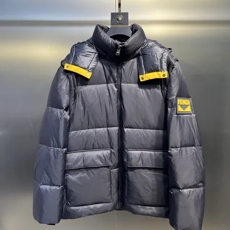 フェンディ ダウンジャケット