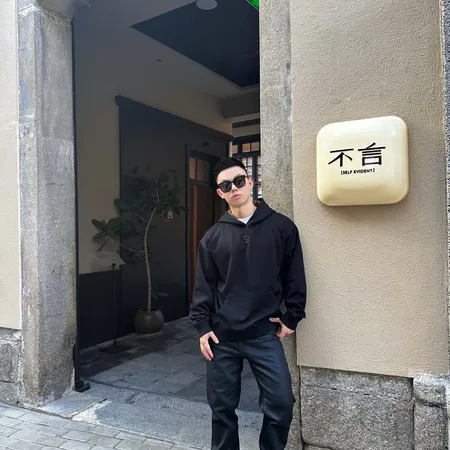 フェンディ パーカー