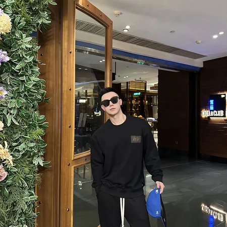 フェンディ パーカー