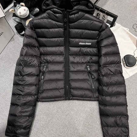 ミュウミュウ ダウンジャケット