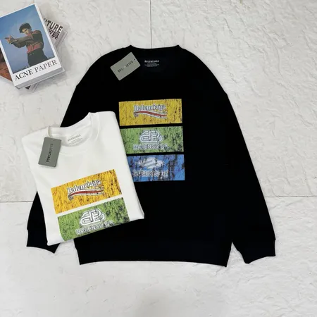 バレンシアガ パーカー