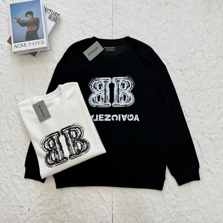 バレンシアガ パーカー