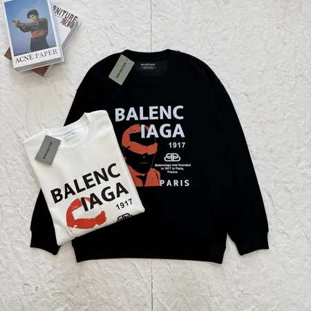 バレンシアガ パーカー