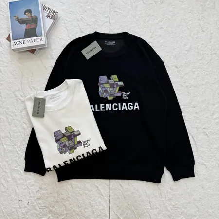 バレンシアガ パーカー