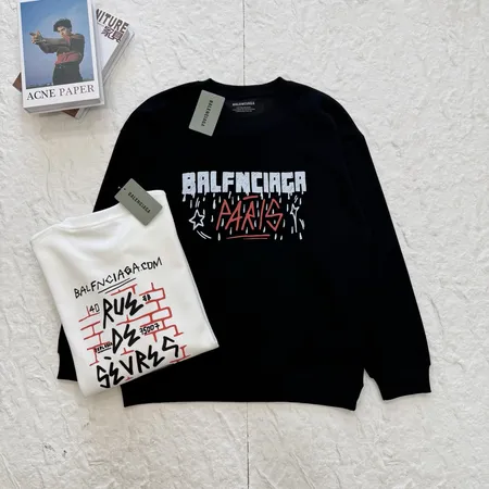 バレンシアガ パーカー