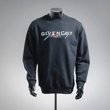 ジバンシィ パーカー