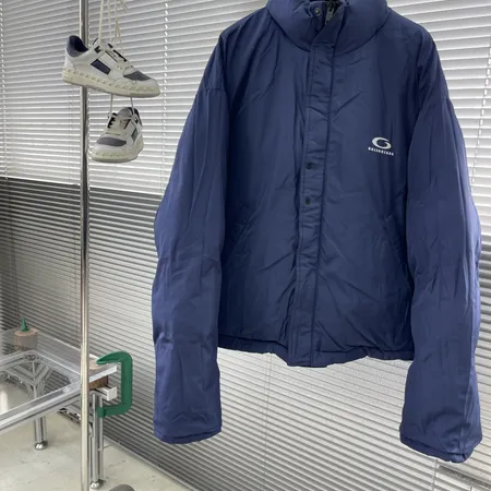 バレンシアガ ダウンジャケット