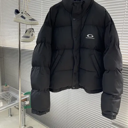 バレンシアガ ダウンジャケット