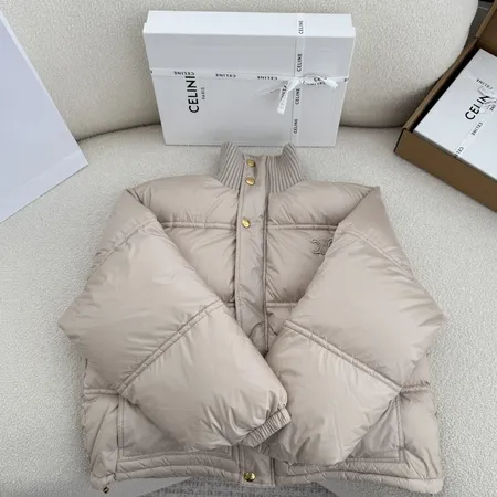 セリーヌ ダウンジャケット
