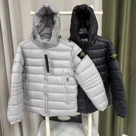 フェラガモ ダウンジャケット