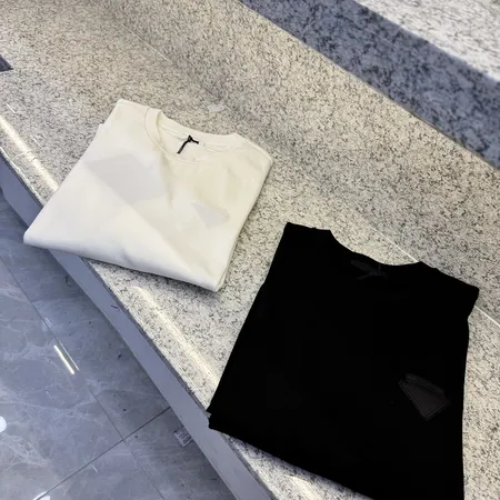 プラダ Tシャツ