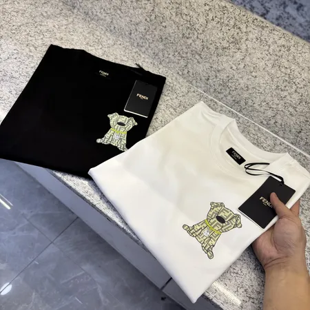 フェンディ Tシャツ