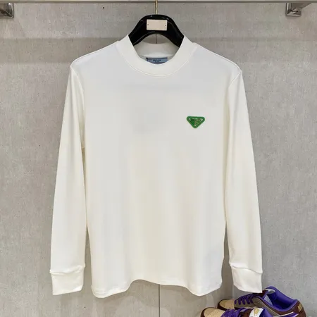 プラダ Tシャツ