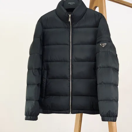 プラダ ダウンジャケット