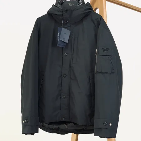 プラダ ダウンジャケット