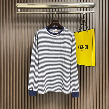 ミュウミュウ Tシャツ